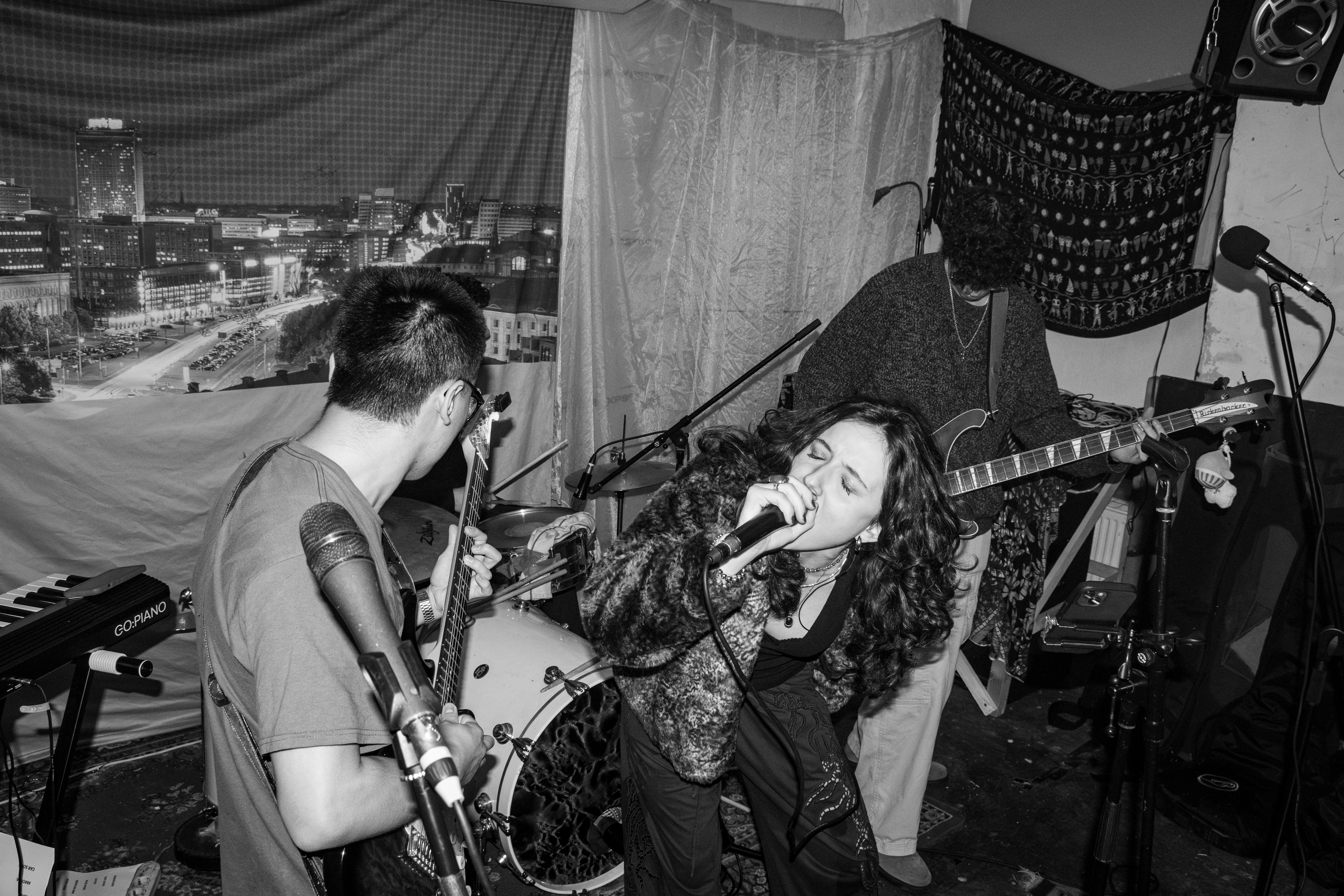 Bobby Pin live